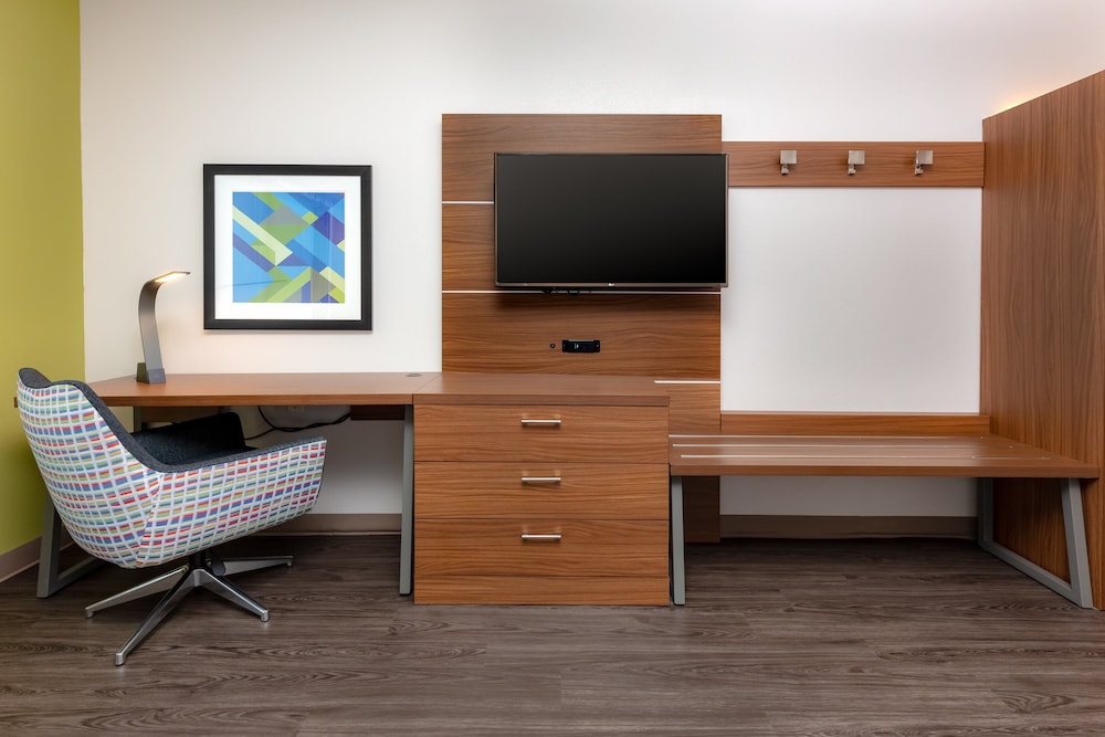 Holiday Inn Express Calhoun South by IHG - photo 17