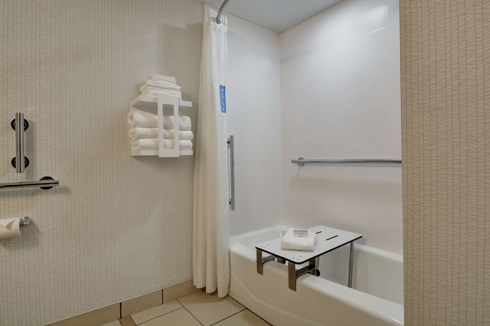 Hampton Inn Greenwood - photo 31