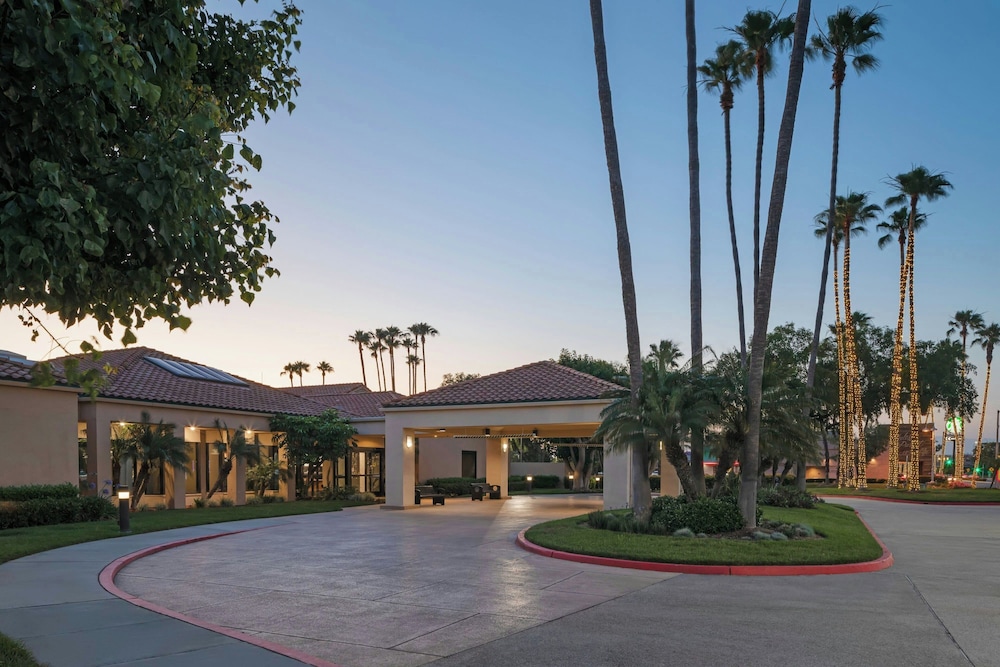 Courtyard by Marriott Anaheim Buena Park - photo 36