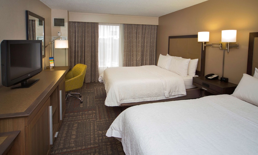 Hampton Inn & Suites Valdosta Conference Center - photo 40