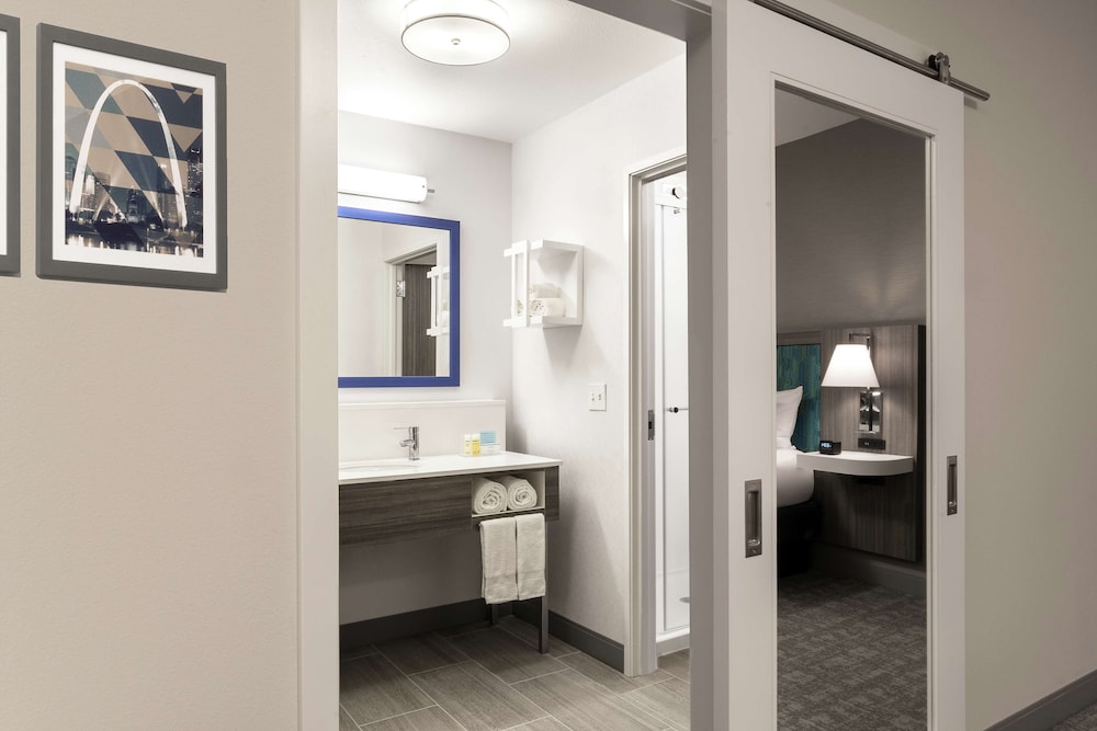 Hampton Inn O'Fallon - photo 16
