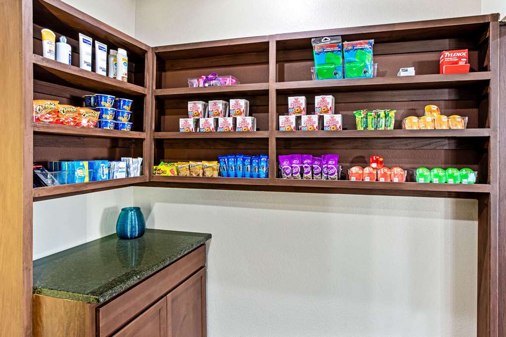 La Quinta Inn & Suites by Wyndham Denver Gateway Park - photo 58