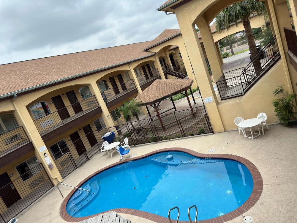 Texas Inn and Suites RGV - photo 32