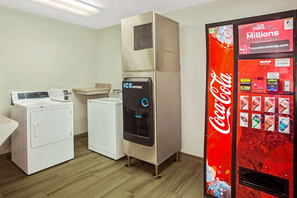 La Quinta Inn & Suites by Wyndham Fort Smith - photo 30