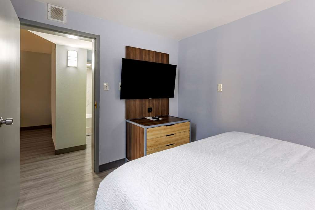 Best Western Plus St. Louis West Westport - photo 19