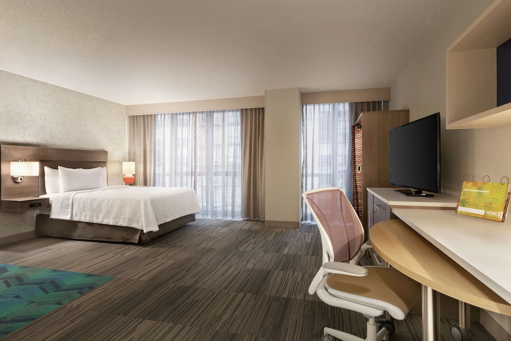 Home2 Suites by Hilton Chicago River North - photo 16