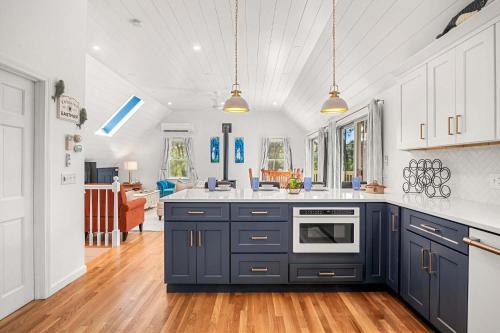 Walk To Pond 2 Min Drive To Beach — Eastham