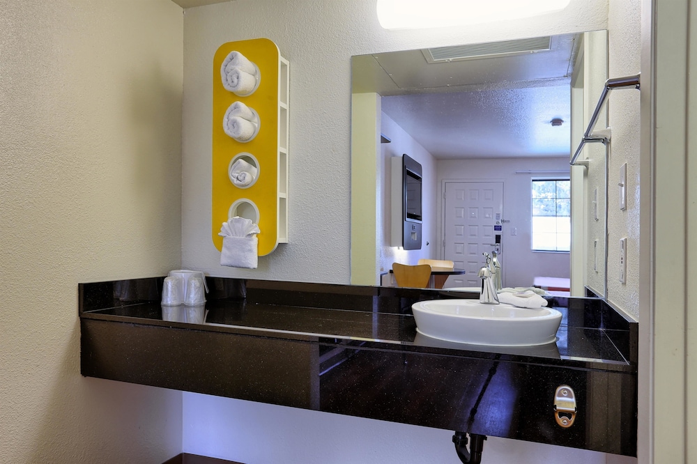 Super 8 by Wyndham Petaluma - photo 36