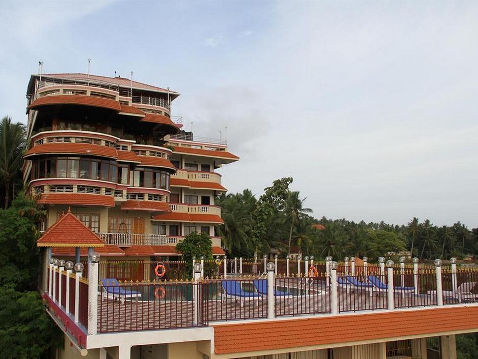 Hill & Sea View Beach Resort in Kovalam, India