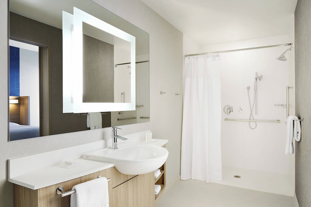 SpringHill Suites by Marriott Springfield North - photo 11