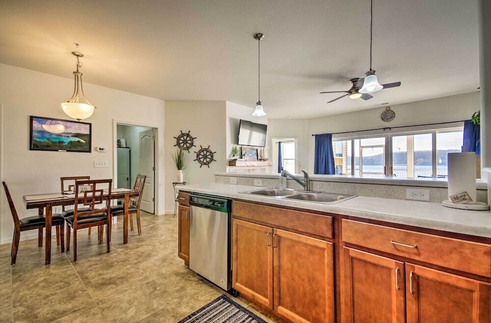 Waterfront Rocky Mount Resort Condo w Pool - photo 19