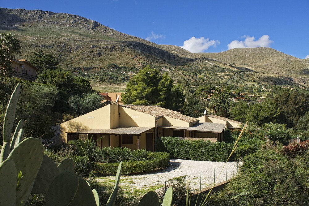 Le Case di Calamazzo in Castellammare Del Golfo, Italy