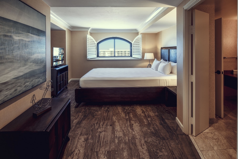 The Waterfront Beach Resort A Hilton Hotel - photo 35