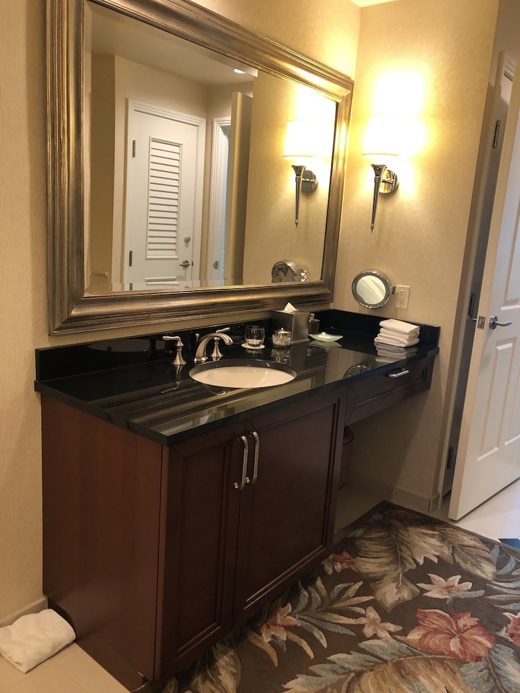 True 1BR Strip View at MGM Signature - photo 34