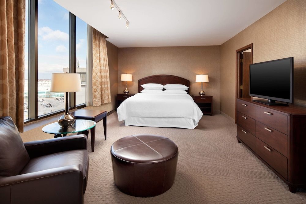 Sheraton Cleveland Airport Hotel - photo 13
