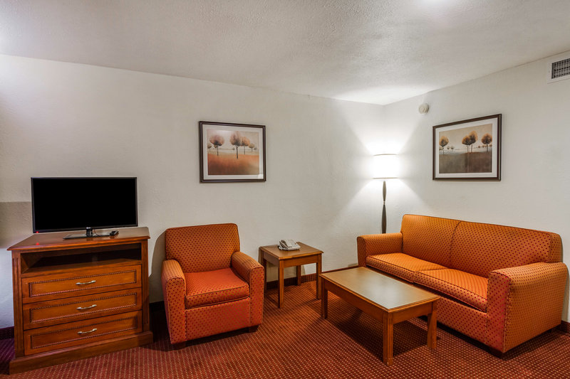 Ramada by Wyndham Tempe Near ASU - photo 18