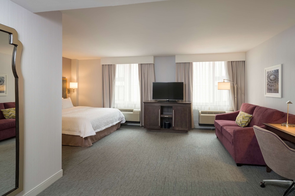 Hampton Inn Manhattan Times Square South - photo 23