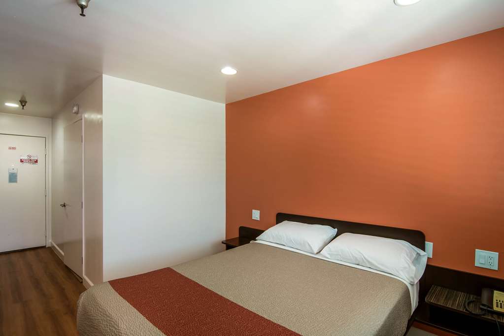 Motel 6 Monterey Park CA - photo 12
