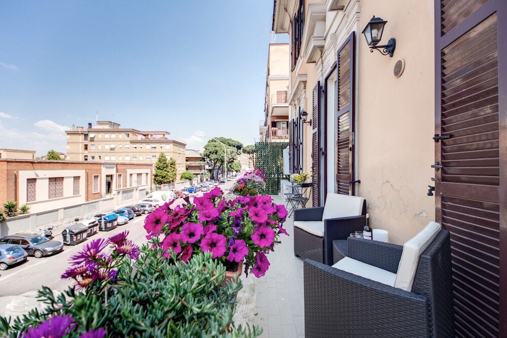 Diamond Apartments — 4-Star Luxury Hotel in Rome, Italy