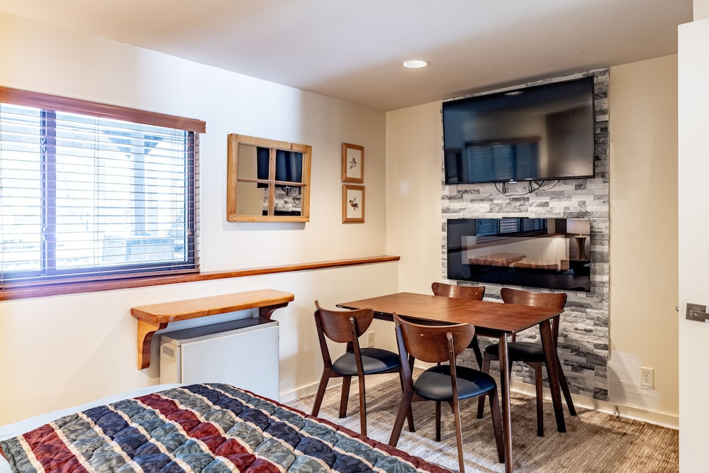 Smugglers' Notch Resort Private Suites - photo 24