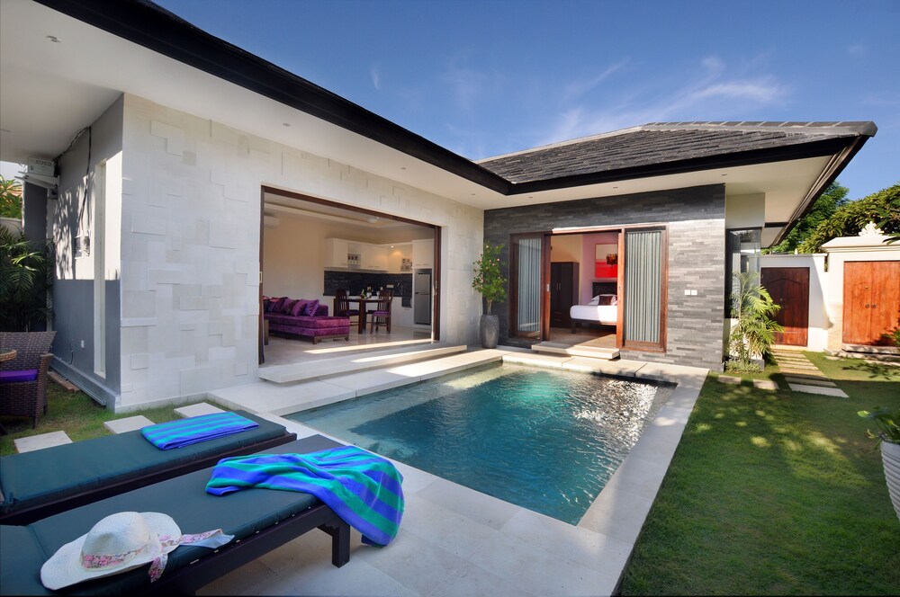 Villa Athena — 4-Star Luxury Hotel in Denpasar, Indonesia