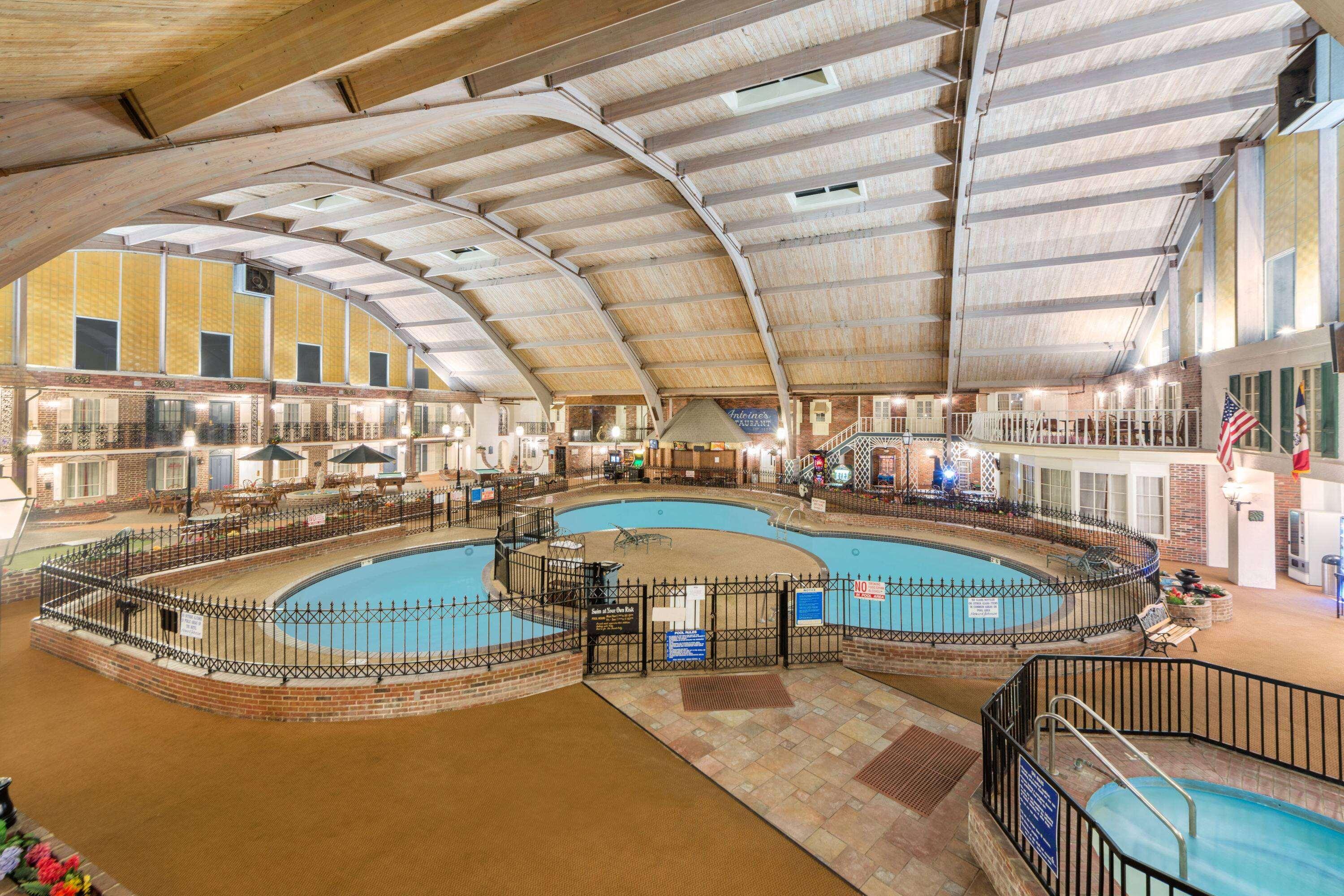 Howard Johnson by Wyndham Burlington - photo 22