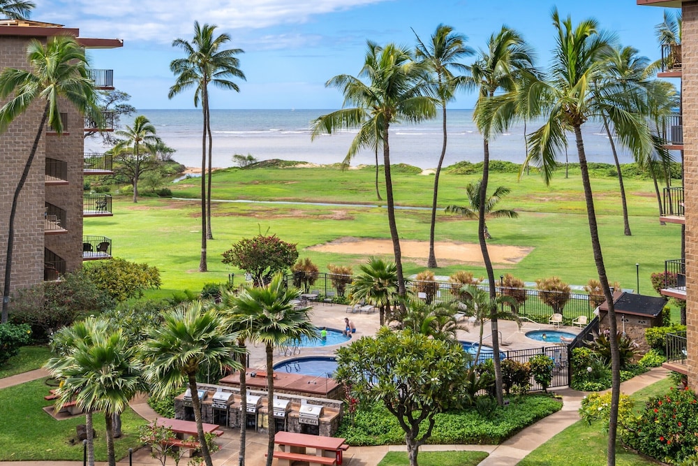 Deluxe Oceanside Resort Vistas — 4-Star Luxury Hotel in Kihei, United States