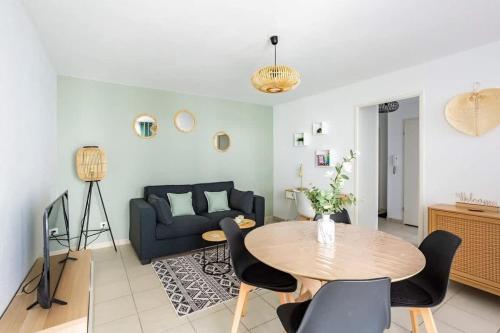Le Sevigne Cosy Et Calme Balcon Et Parking — hotel in Cesson-Sevigne