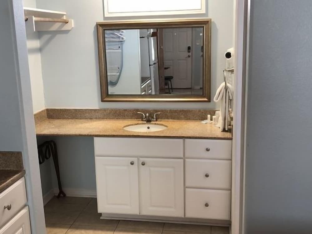 Beachgate CondoSuites and Oceanfront Resort - photo 129