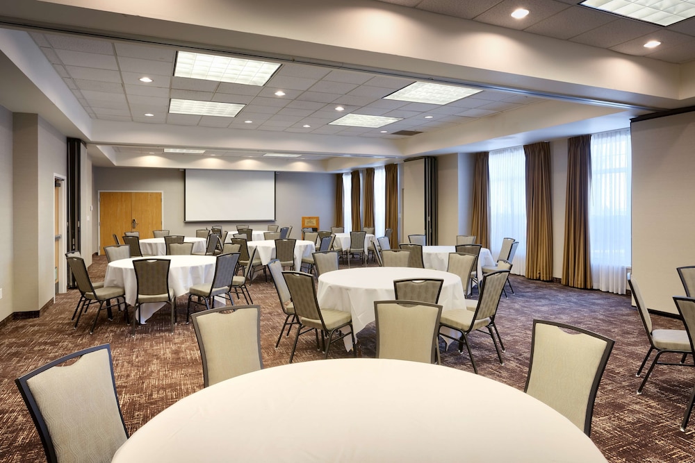 Hampton Inn & Suites Orem - photo 48