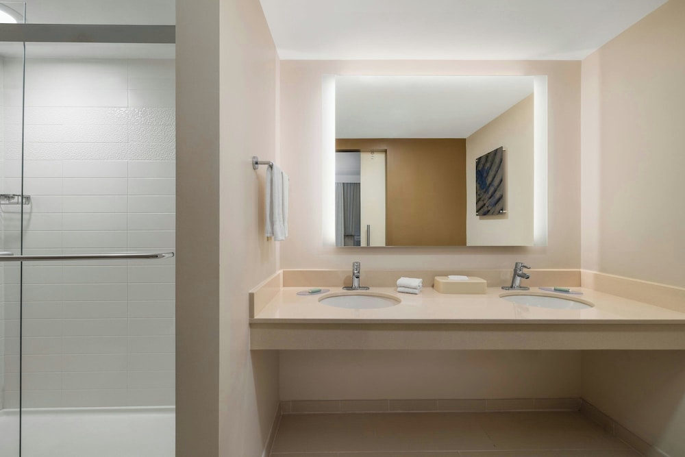 Fairfield by Marriott Inn & Suites Herndon Reston - photo 16