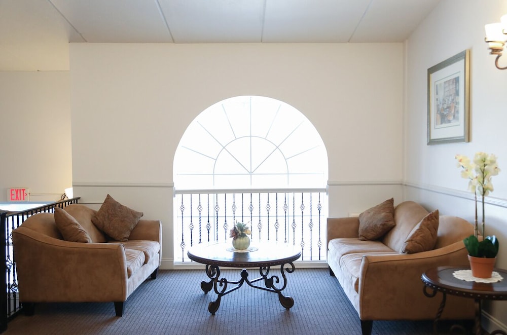 Inn At Arbor Ridge Hotel & Conference Center - photo 5