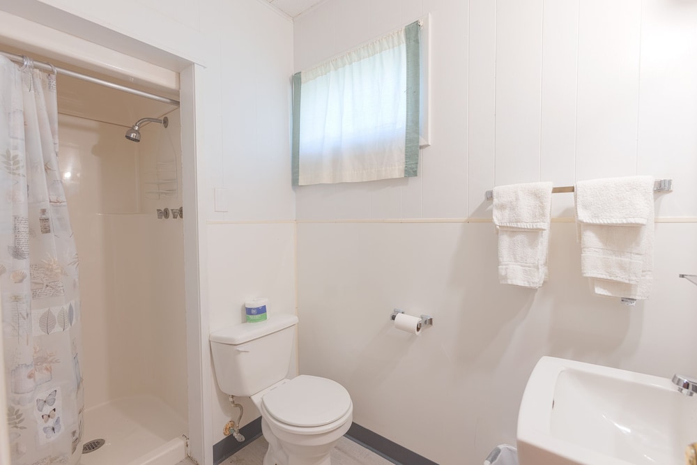 Parkside Motel by OYO Meadville Conneaut Lake - photo 43