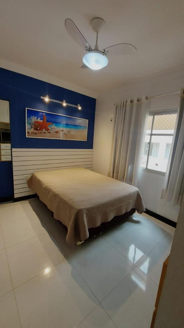 Apartamento reformado na melhor localização a 100 metros da praia comodidade inclui garagem internet elevadores duas cadeiras de praia cooler roupas de cama e banho — 4-Star Luxury Hotel in Guarapari, Brasil