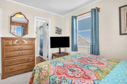The Beach Fact Oar by Oak Island Accommodations - photo 47