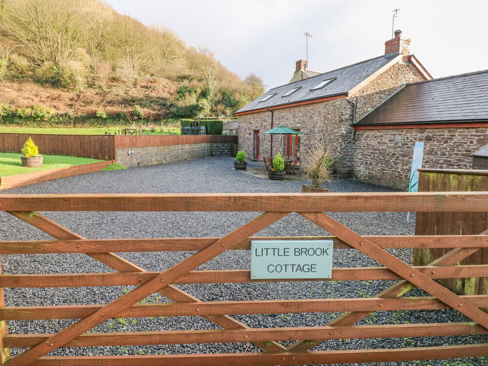 Little Brook Cottage — 4-Star Luxury Hotel in Carmarthen, United Kingdom