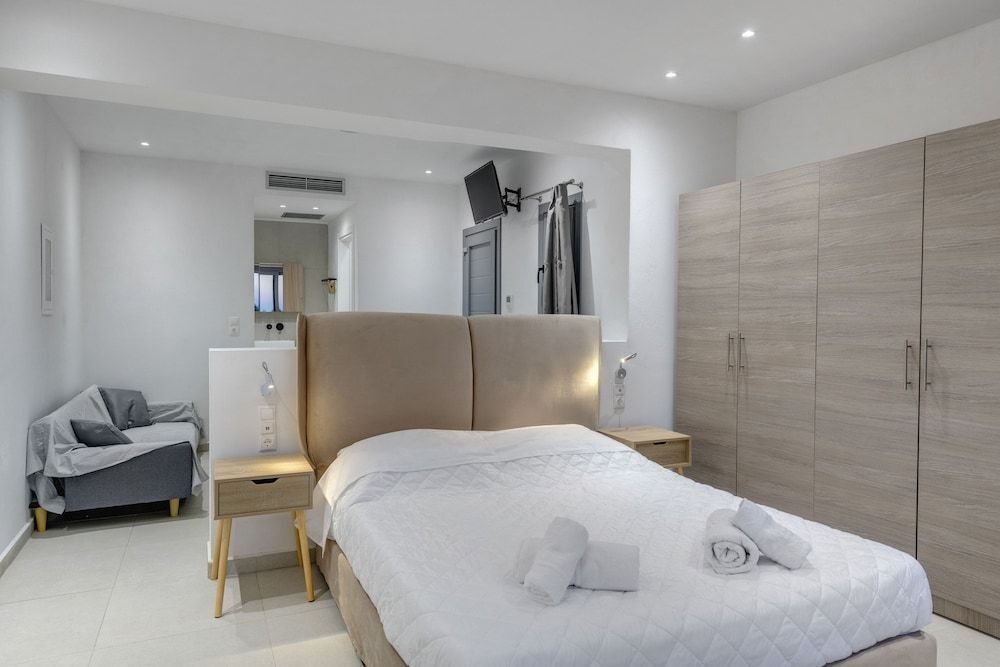 Chrysonisos Suites — Ano Syros — photo 3