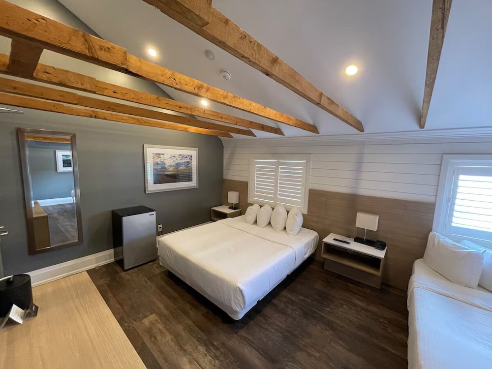 Coastal Suites — hotel in Lambton Shores