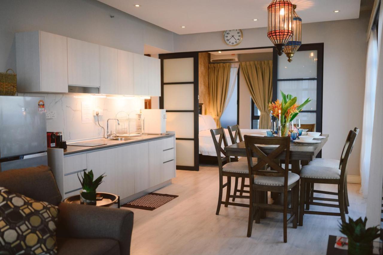 Petronella Suites Apartment @ Jesselton Quay — 4-Star Luxury Hotel in Kota Kinabalu, Malaysia