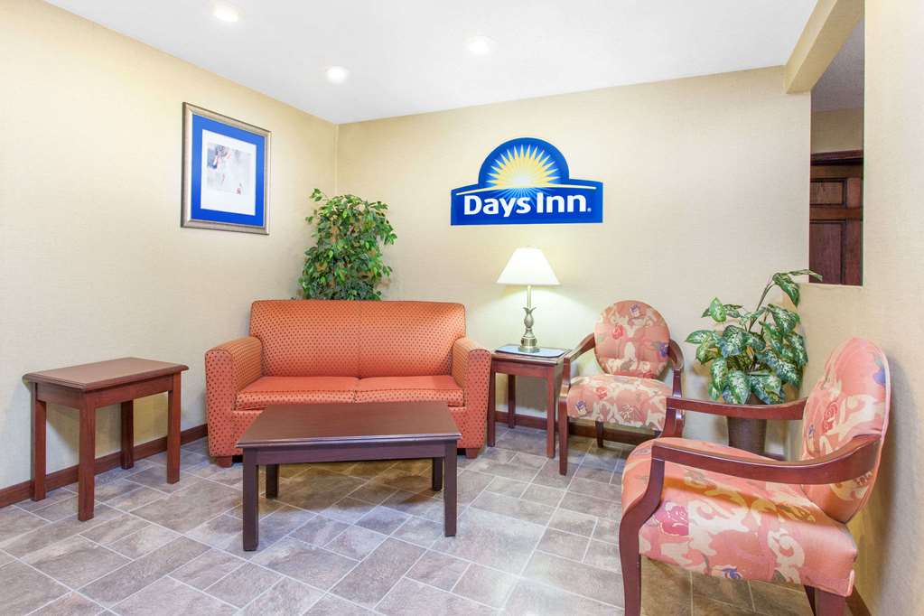 Days Inn by Wyndham Maumee Toledo - photo 2