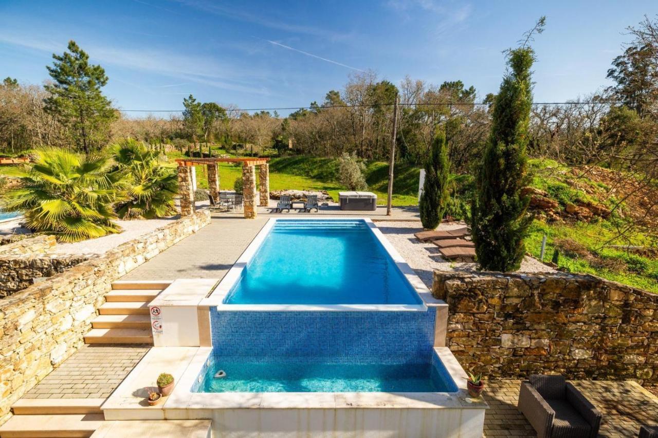 Bugan Villa — 4-Star Luxury Hotel in Ferreira Do Zezere, Portugal