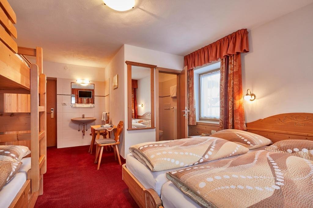 Garni Reutlingen in Corvara In Badia, Italy