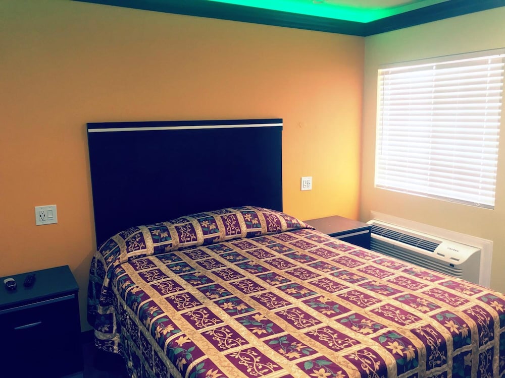 Central Inn Motel - photo 9