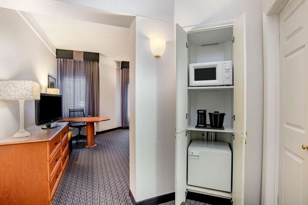 La Quinta Inn & Suites by Wyndham Raleigh Durham Intl AP - photo 17