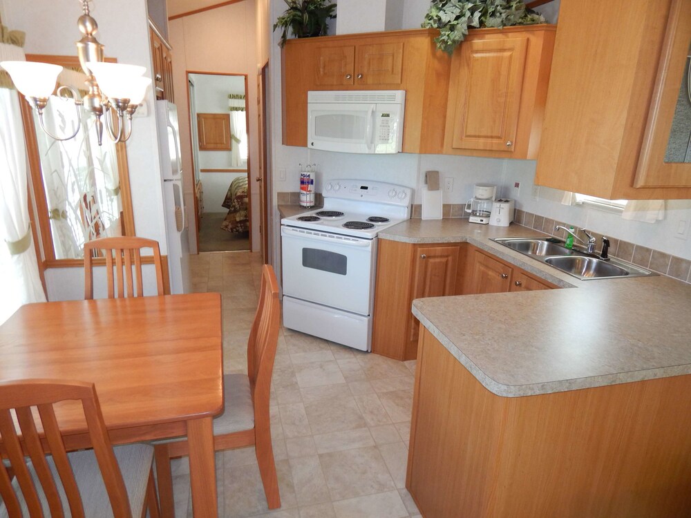 Road Runner Travel Resort Caravan Park - photo 21