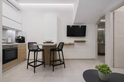 Peris 5 with Yard steps to Bus St & Old Town — 4-Star Luxury Hotel in Chania, Greece
