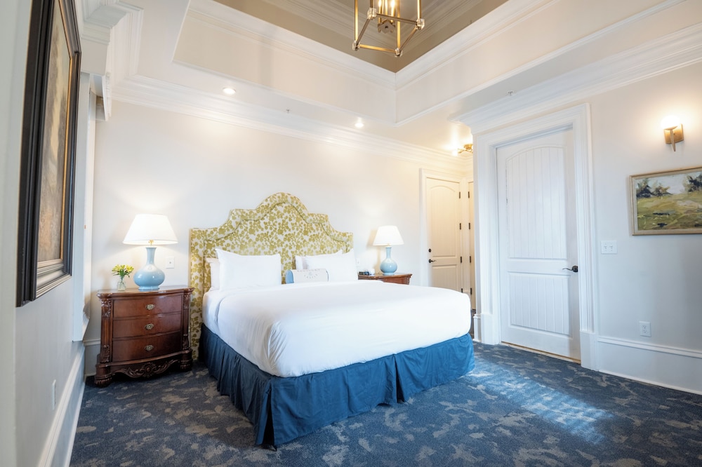 Kentucky Castle Hotel - photo 9