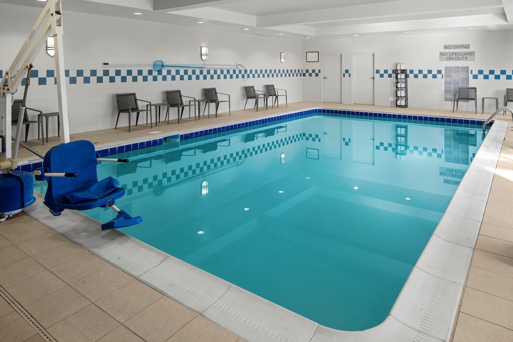 Courtyard by Marriott Winchester - photo 17