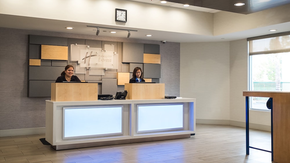 Holiday Inn Express Fullerton Anaheim by IHG - photo 33