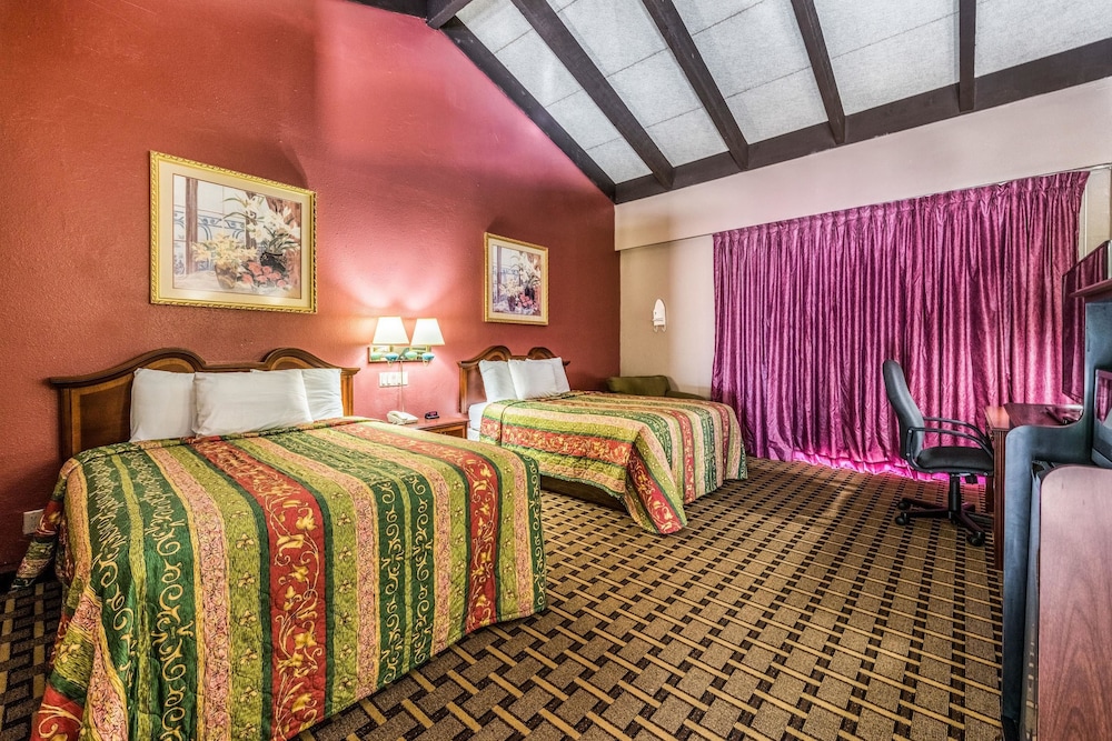 Americas Best Value Inn Franklin - photo 22